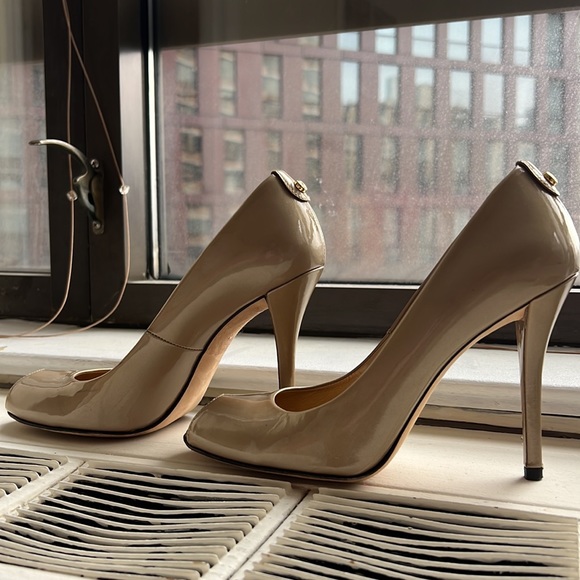 Stuart Weitzman Peep Toe Nude Pumps - Picture 6 of 6